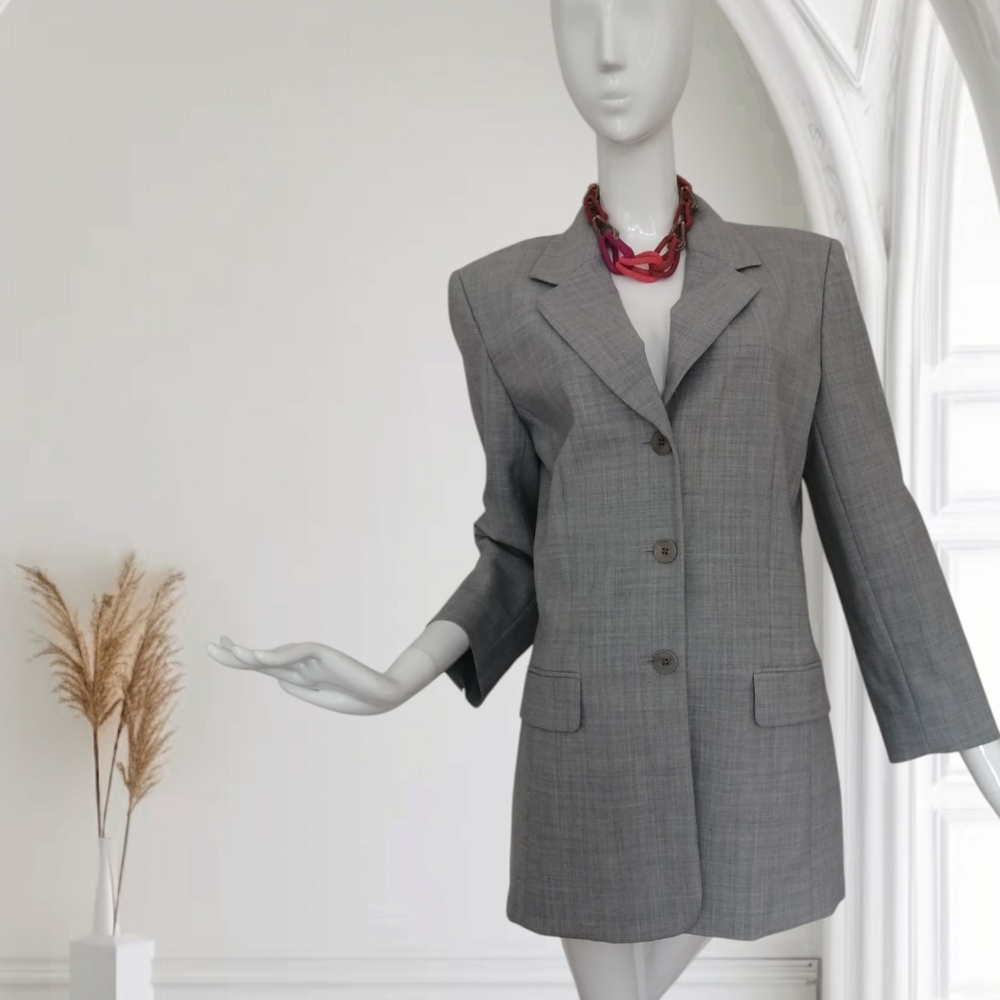 Liz Claiborne M